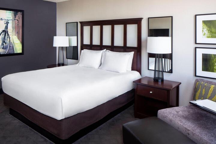 1 King Bed (7 of 26)
