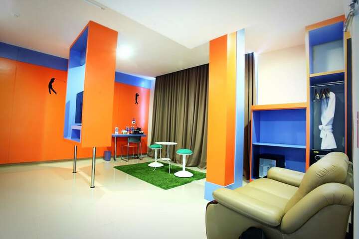 Room 10 of 53