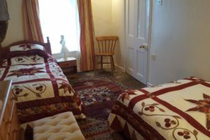 Room 11 of 30
