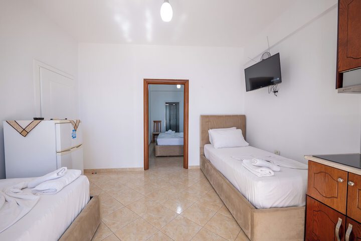 Room 46 of 76