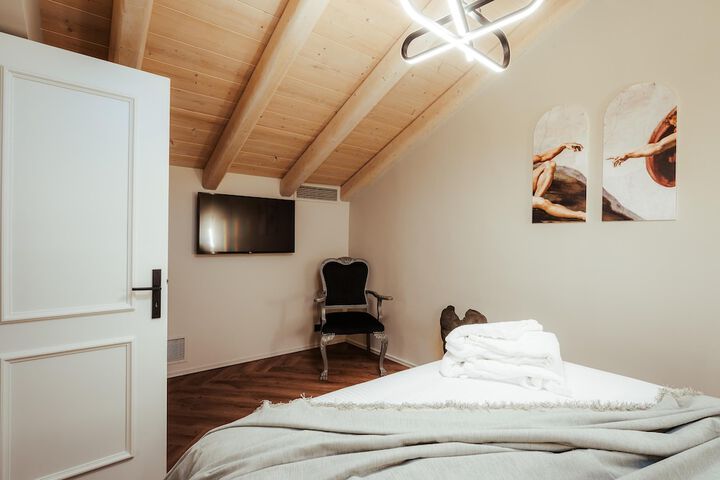 Room 30 of 89