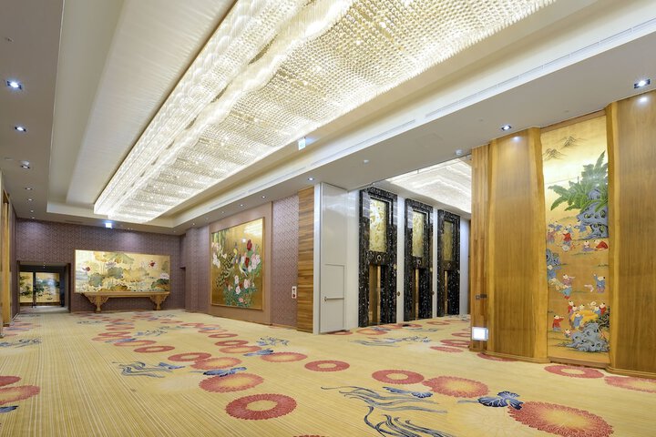 Ballroom/Hall 83 of 86
