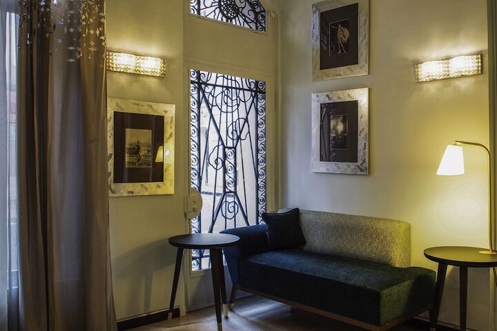 Lounge 58 of 97