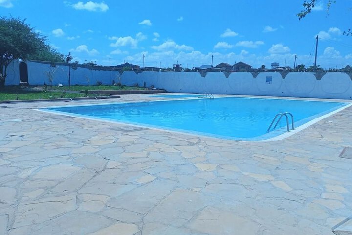 Pool 13 of 44