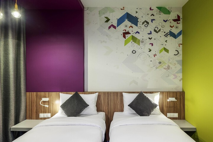 Room 30 of 86