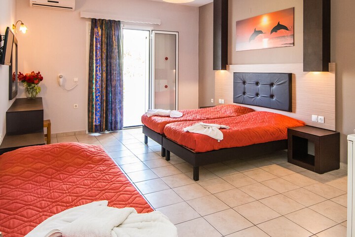 Room 14 of 101