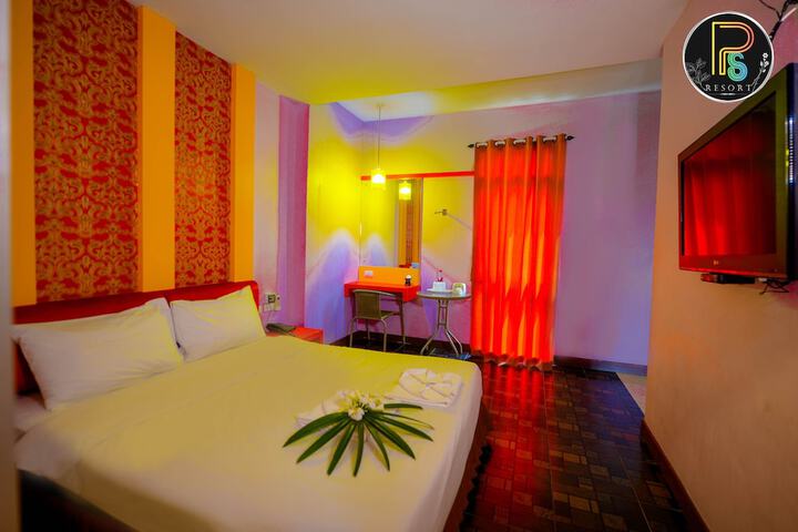 Room 6 of 25