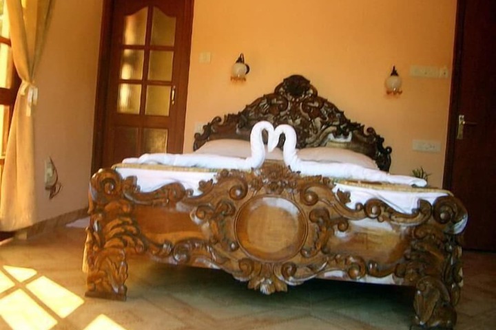 Room 10 of 33