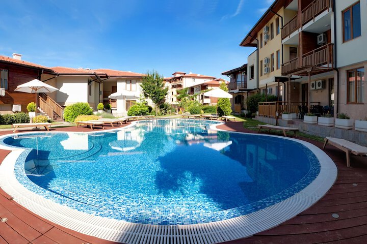 Pool 138 of 209