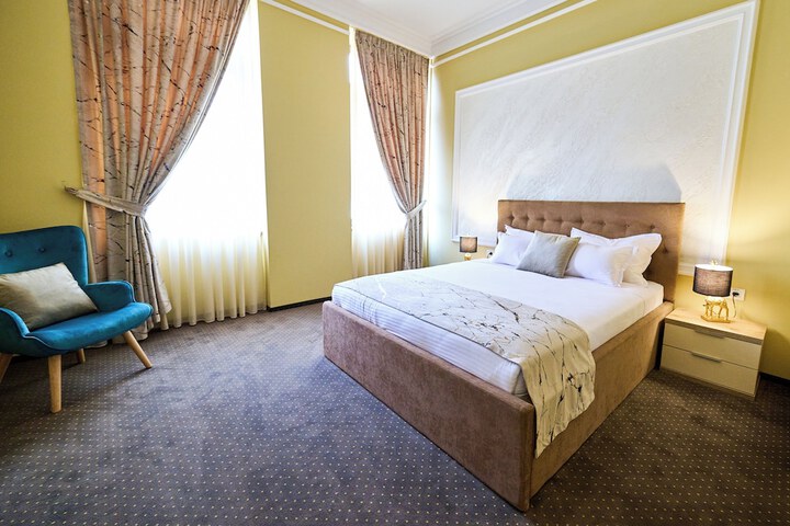 Room 18 of 35