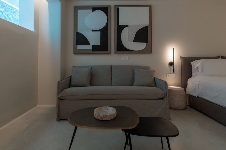 Room 11 of 44