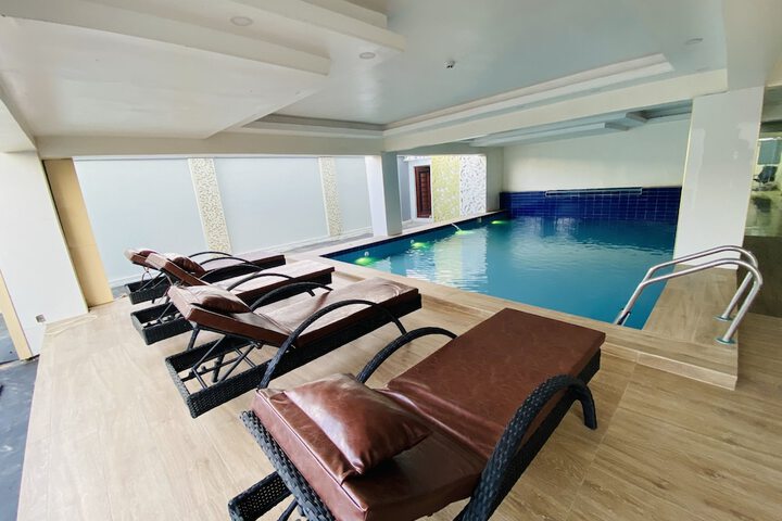 Pool 10 of 13