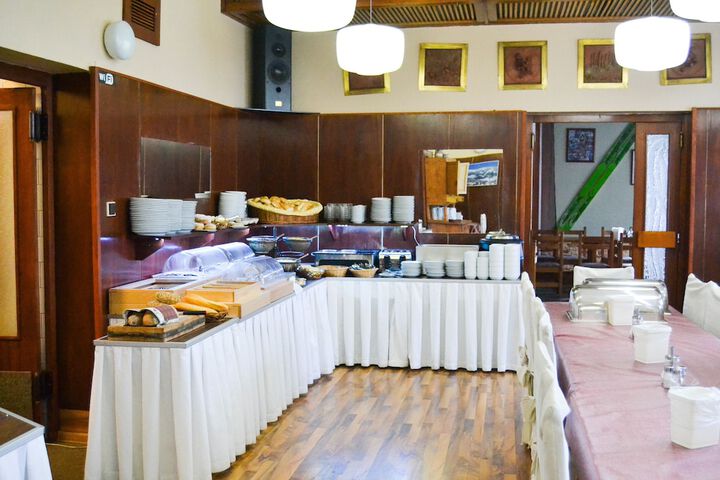 Dining 74 of 77
