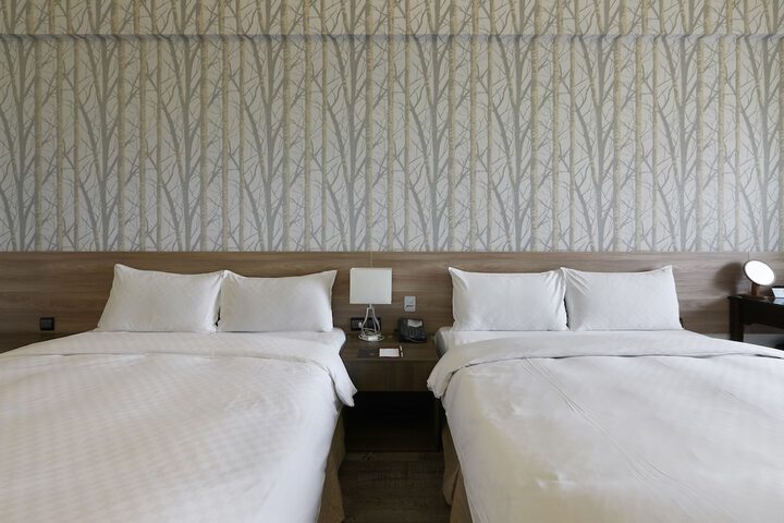 Room 21 of 43