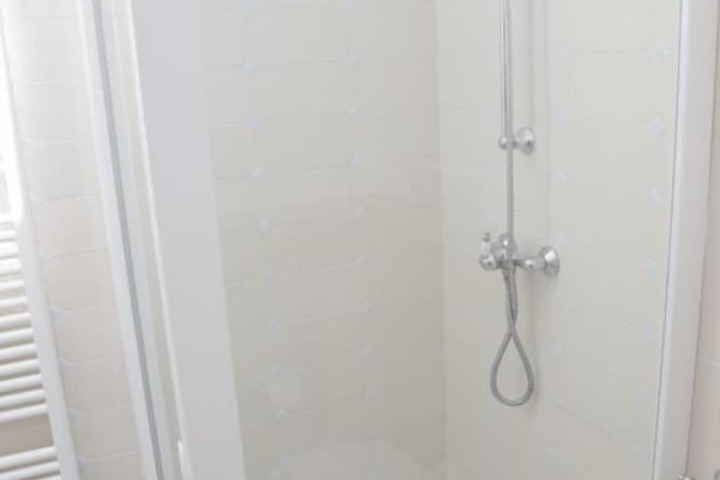 Room 68 of 137
