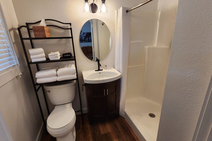 2 Queen Beds Kitchenette (16 of 16)