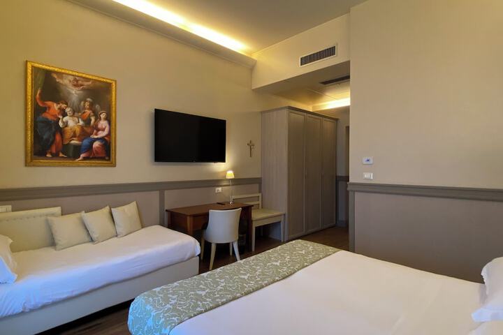 Room 35 of 180