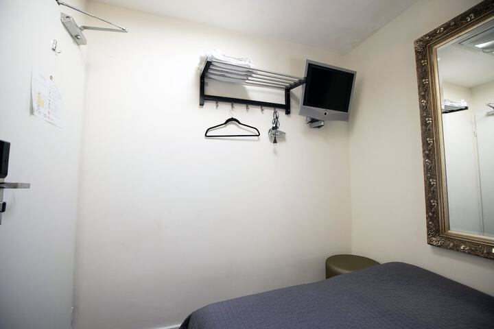 Room 57 of 96