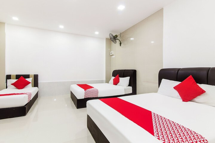 Room 5 of 32