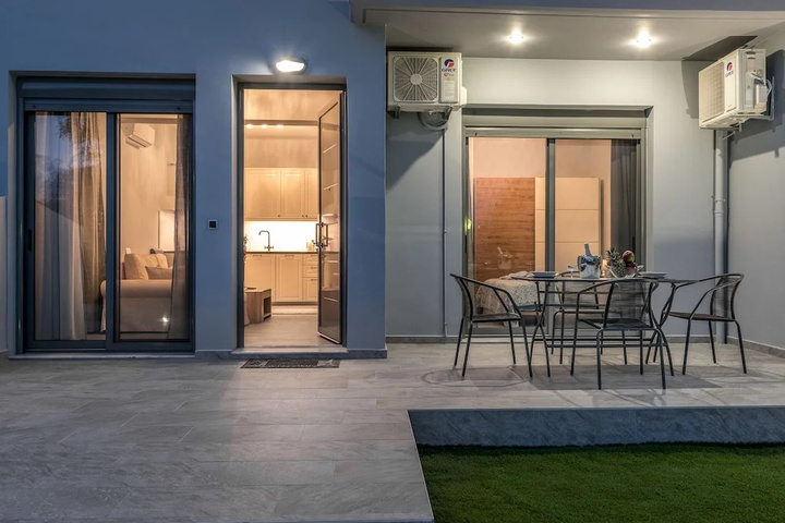 Terrace/Patio 7 of 18