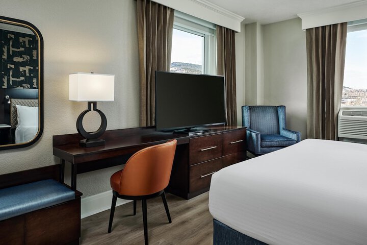Room 53 of 173