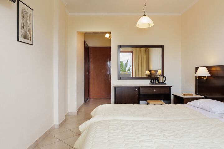 Room 7 of 39