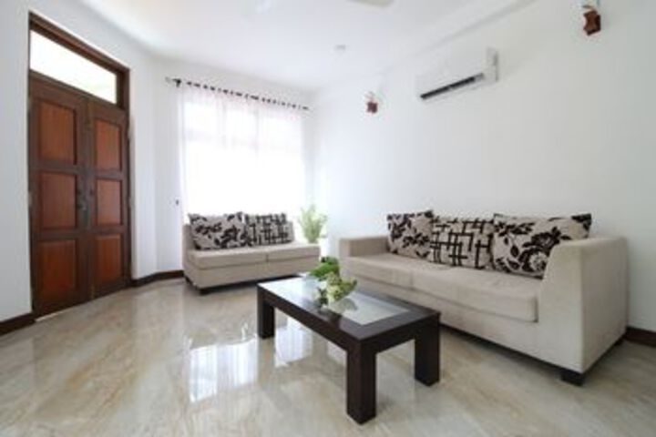 Room 16 of 28