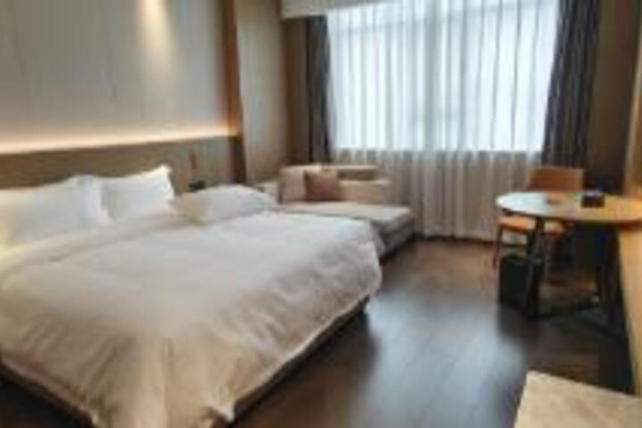 Room 8 of 8