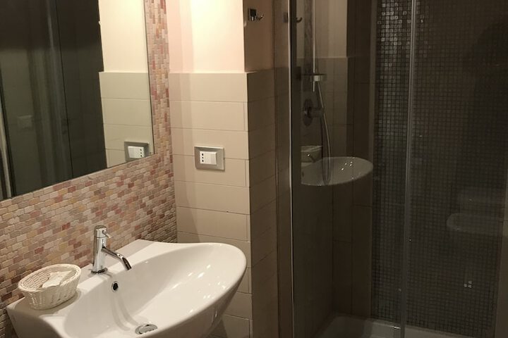 Room 9 of 36