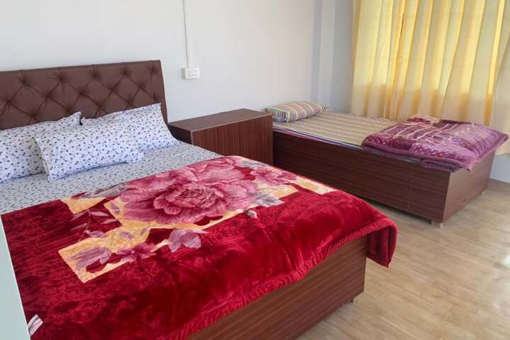 Room 5 of 18