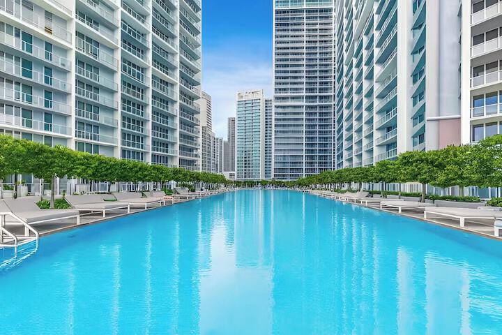 Pool 90 of 110