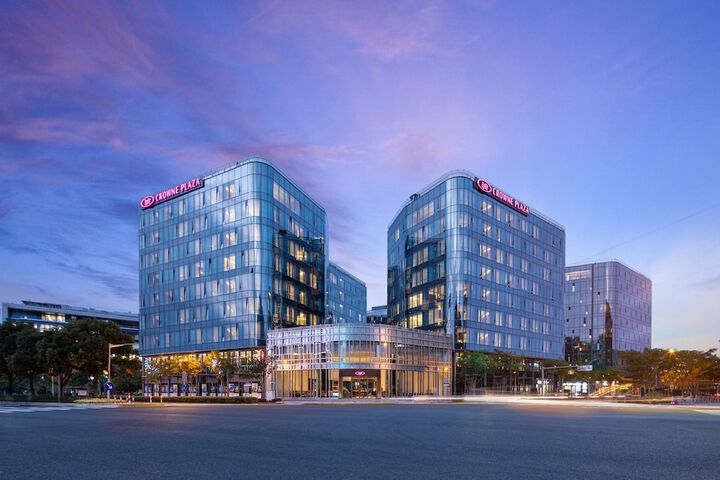 Photo of Crowne Plaza Shanghai Hongqiao by IHG