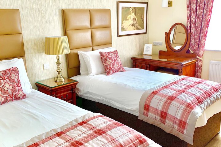 Room 8 of 43