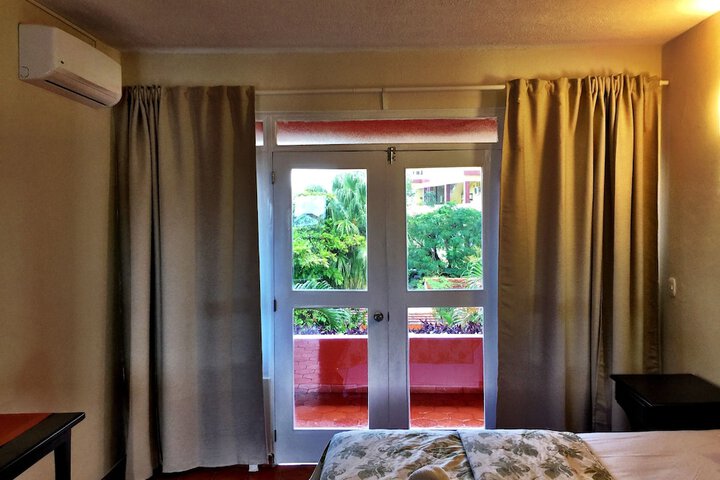 Room 4 of 50