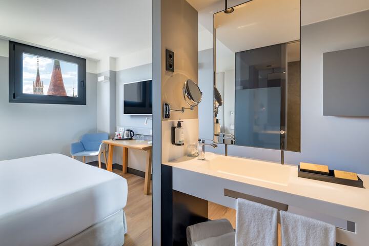 Room 21 of 64