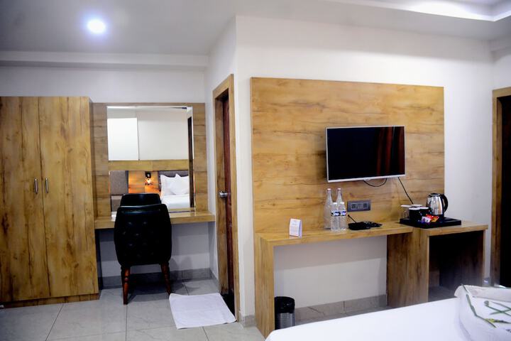 Room 5 of 65