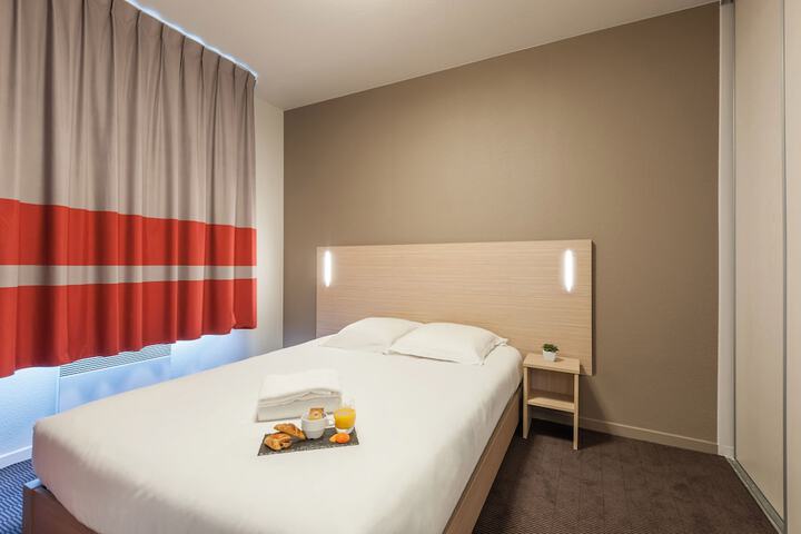 Room 10 of 23