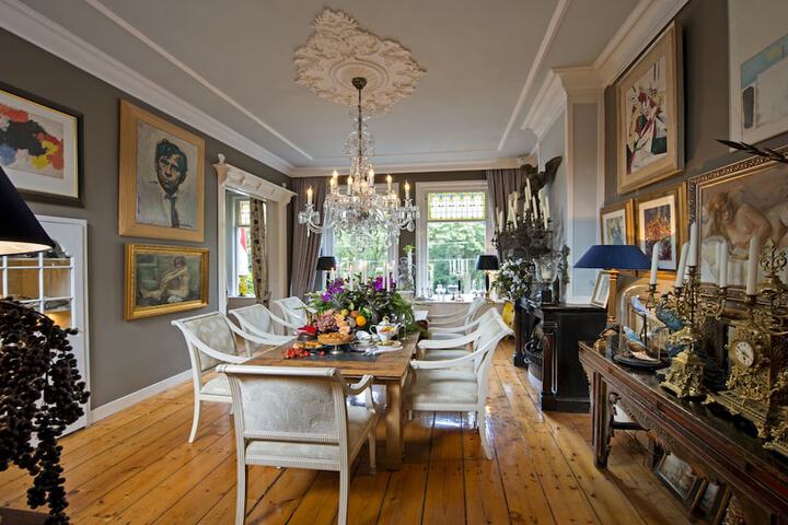 Breakfast area