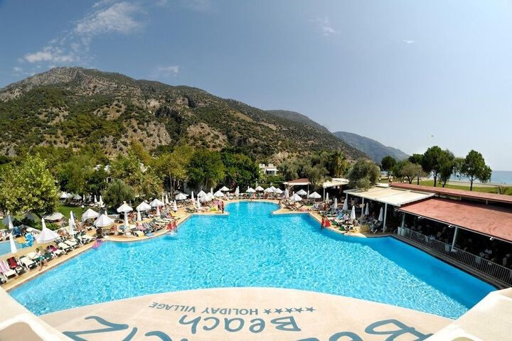 Hotel Pool