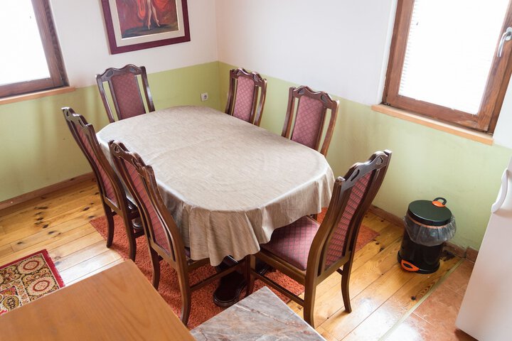 Room 7 of 17