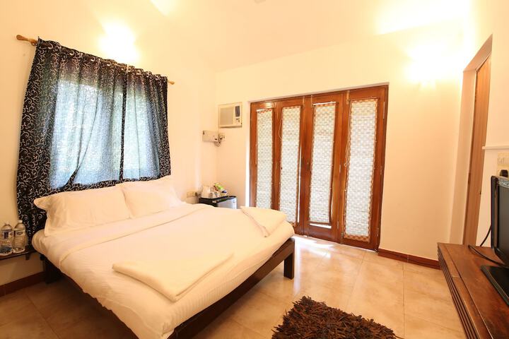 Room 25 of 193