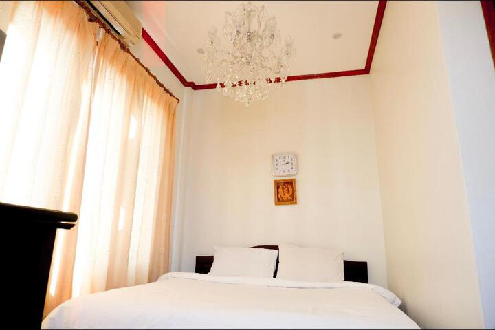 General 8 of 16