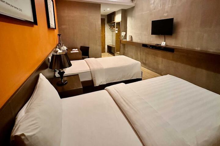 Room 21 of 45