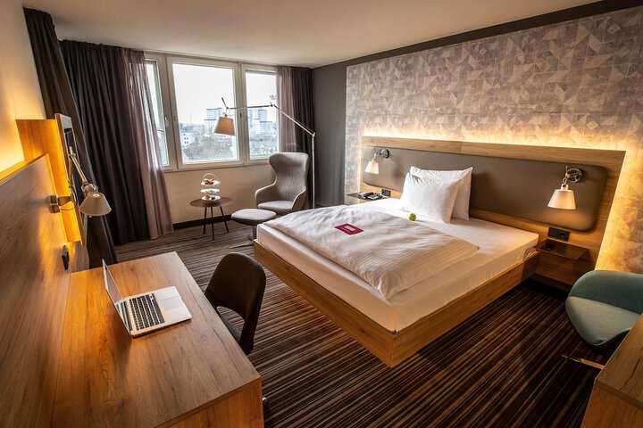 Room 7 of 24