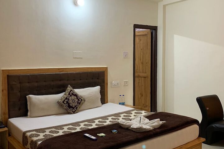 Room 5 of 7