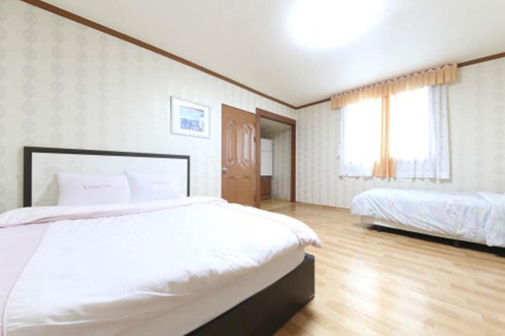 Room 14 of 29