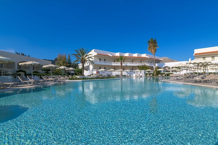 Pool 40 of 60