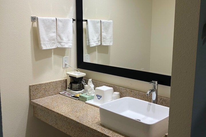 Bathroom sink