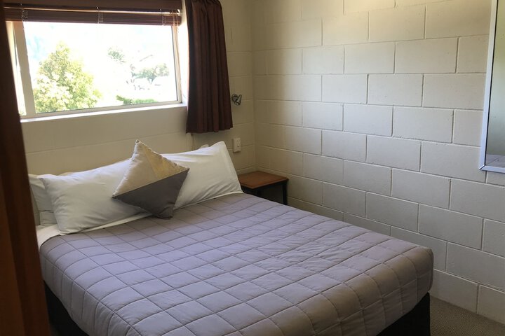 Room 16 of 66