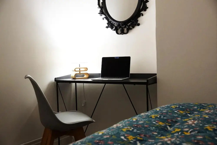 Room 6 of 11